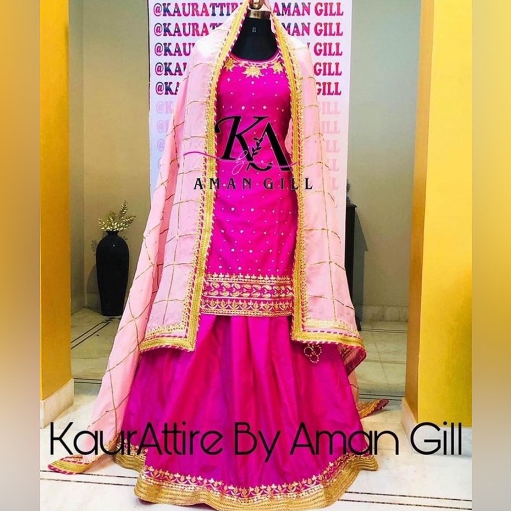 Hot with all hand work Lengha outfit with light pink contrasted duppta
